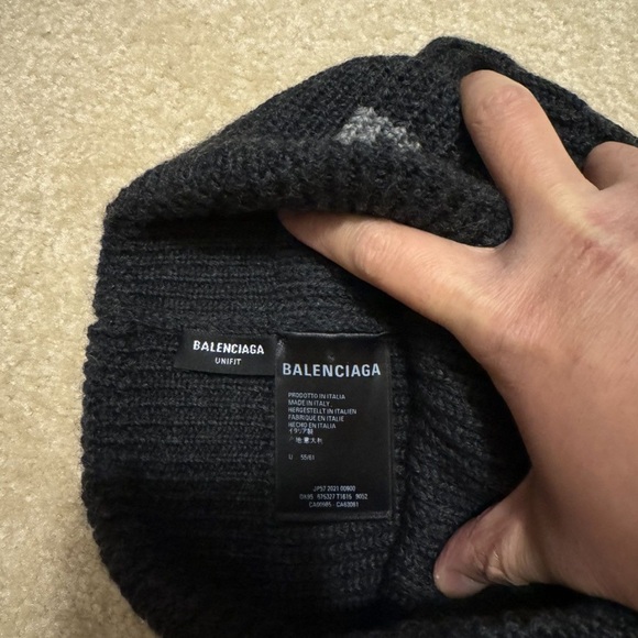 Balenciaga Black and Gray Logo Beanie - Picture 2 of 3